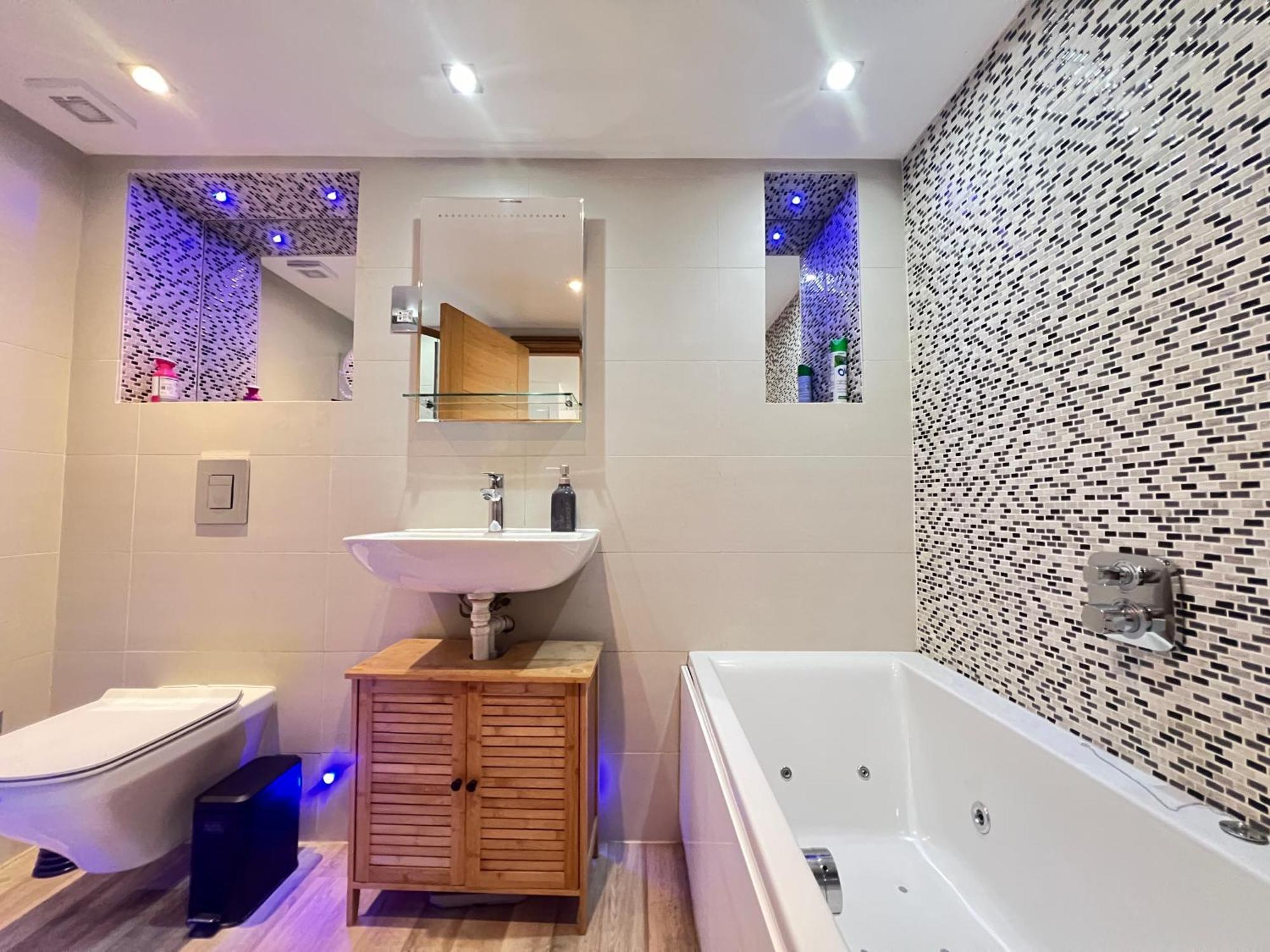 3.5 High Ceilings - Centrally Located Лондон Екстер'єр фото
